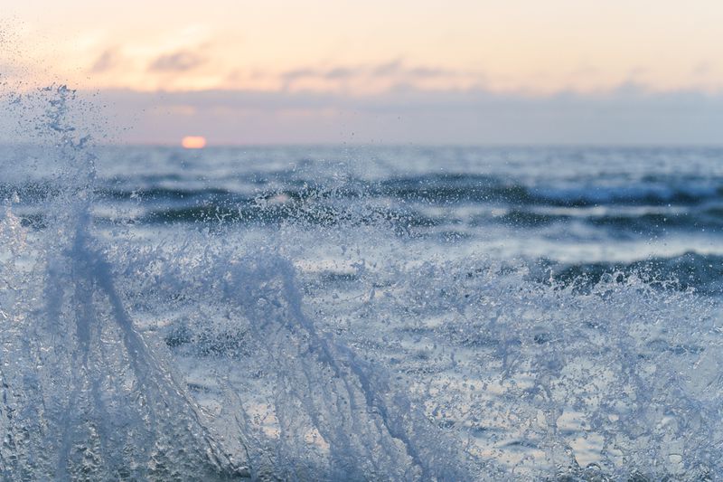 Температура воды Черного моря в Сочи достигла показателя 28 градусов