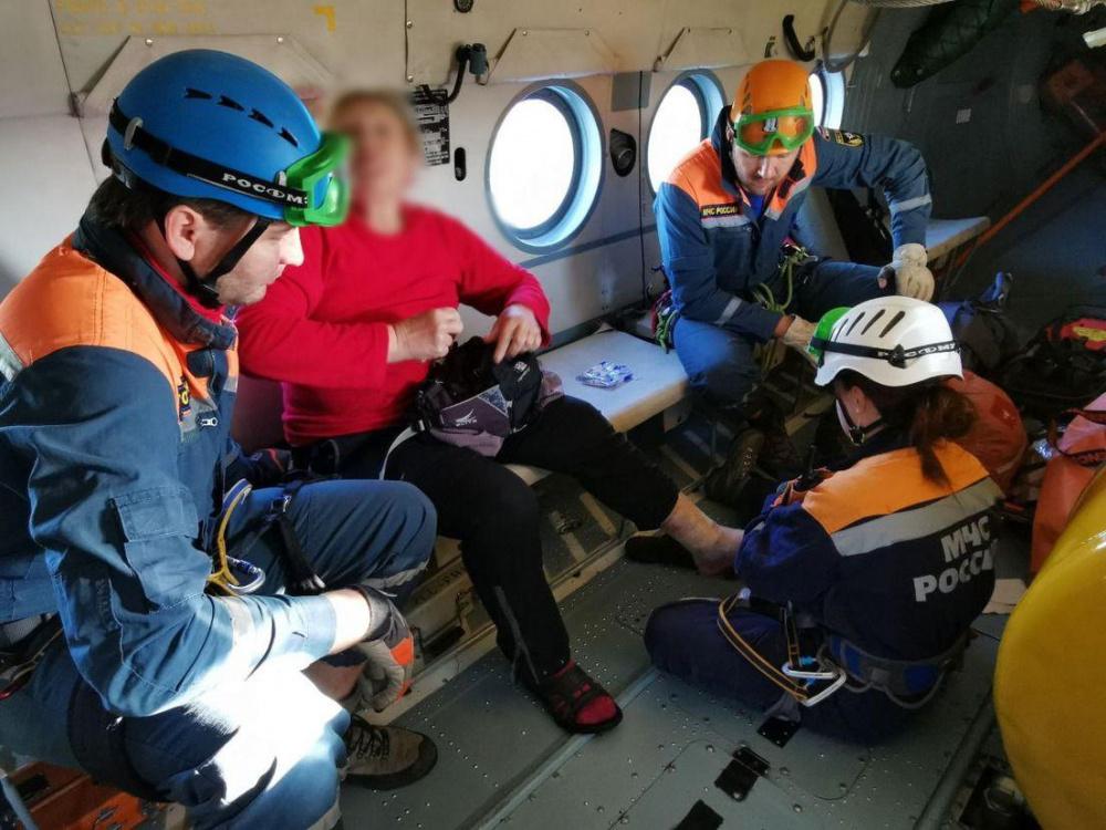 Спасатели эвакуировали с горы Фишт туристку с травмой ноги