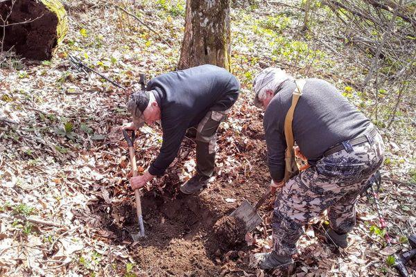 Поисковики обнаружили останки двух красноармейцев в Туапсинском районе
