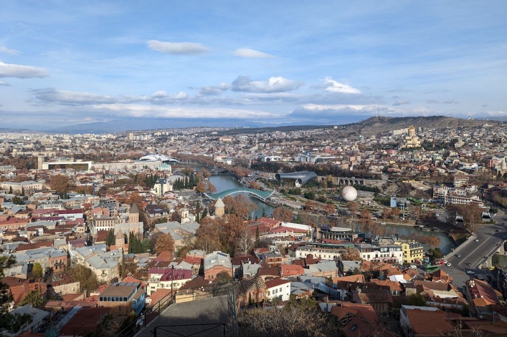 Авиакомпания «Азимут» откроет полеты Сочи – Тбилиси