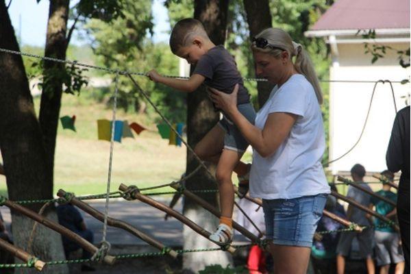 Приемные семьи Тбилисского района встретились в лагере «Ласточка»