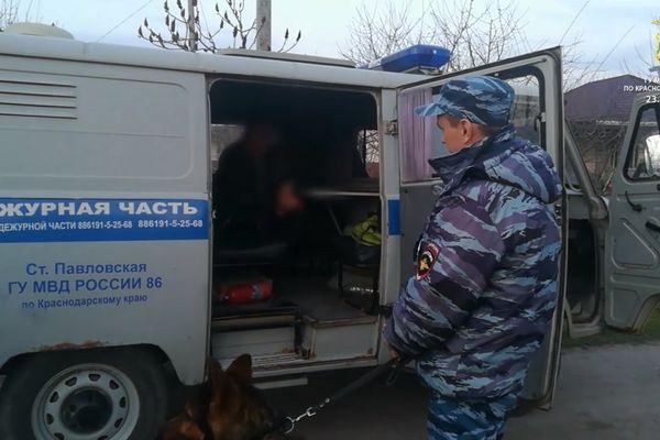Разбойники, вооруженные отверткой, напали на семью пенсионеров в Краснодарском крае