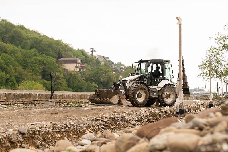 Реконструкцию набережной реки Псезуапсе в Сочи закончат в ноябре 2023 года