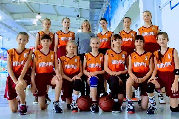 Краевые соревнования по баскетболу стартовали в Усть-Лабинске