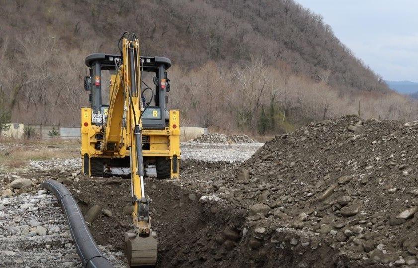 Очередной прорыв водовода произошел в сочинском поселке Лоо