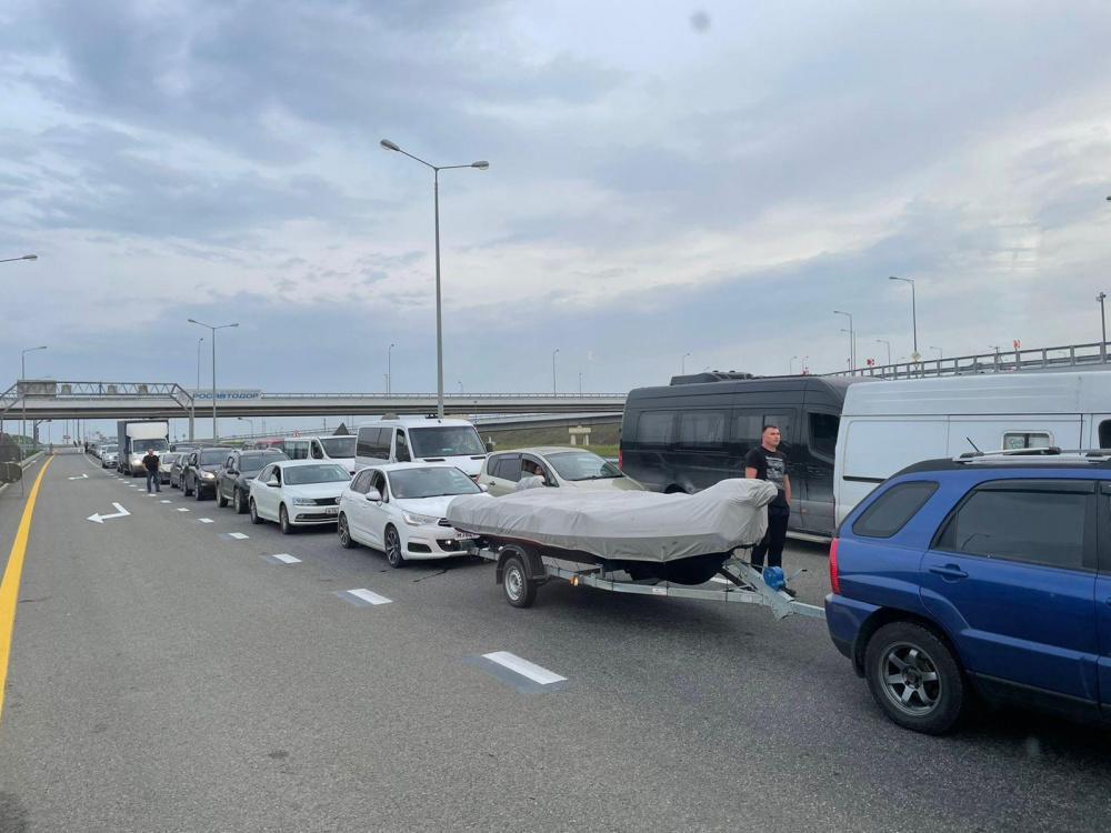 Пробка перед Крымским мостом рассосалась