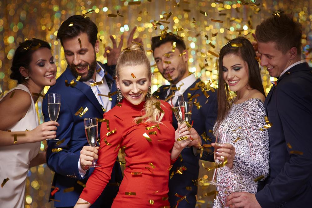 Почти 80% россиян отметят Новый год дома