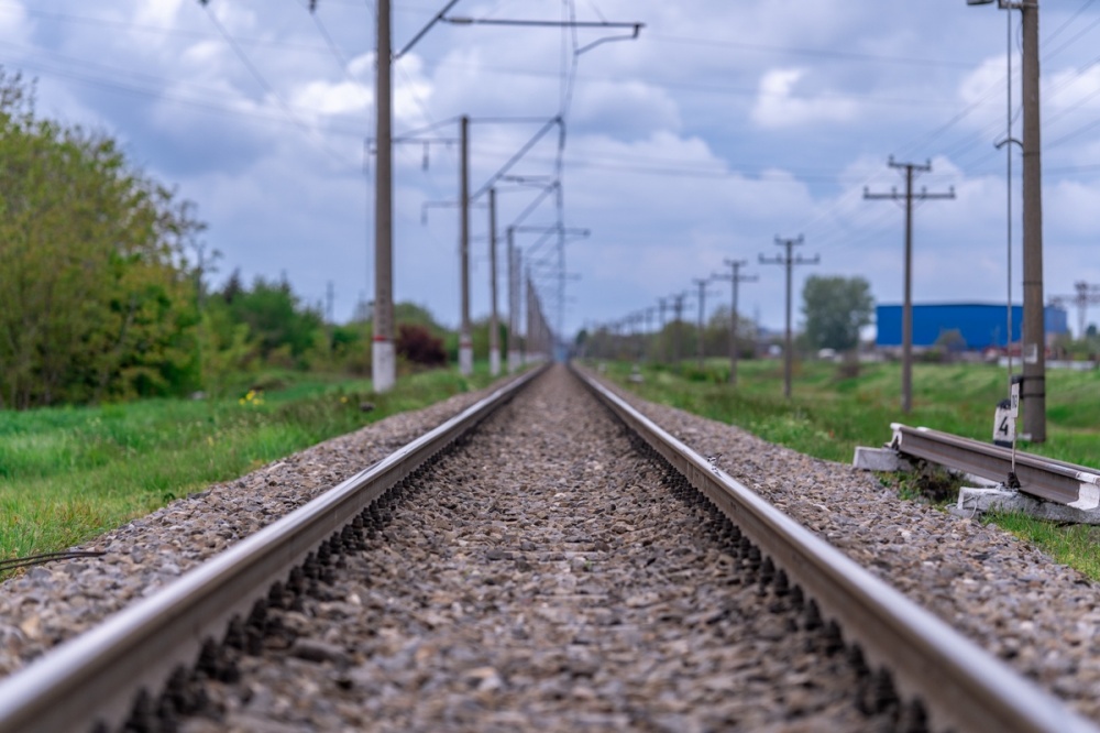 Пассажирский поезд насмерть сбил пожилого мужчину на Кубани
