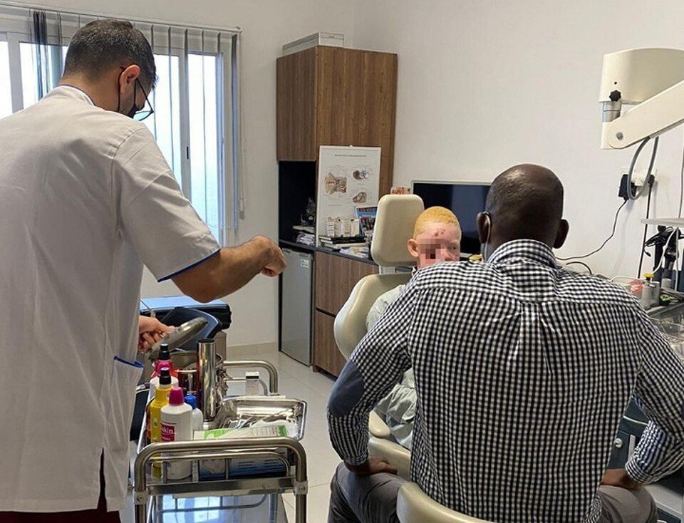 Краснодарские хирурги восстановили лицо темнокожему альбиносу из Сенегала