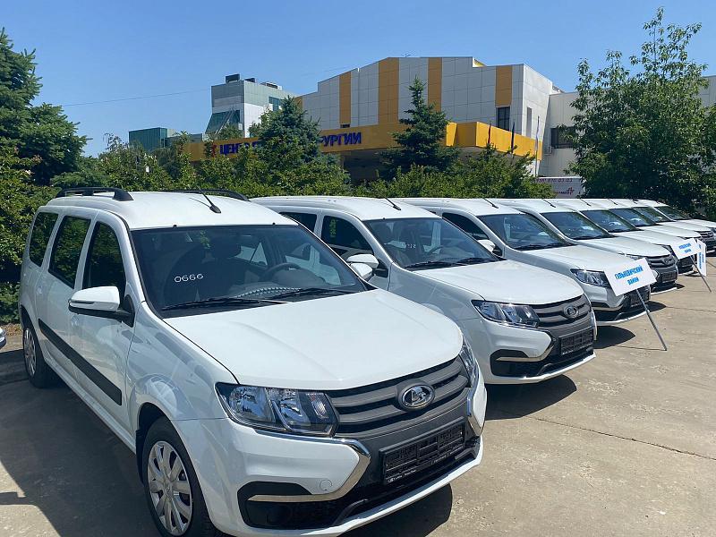 Больше 100 автомобилей закупили для больниц Кубани