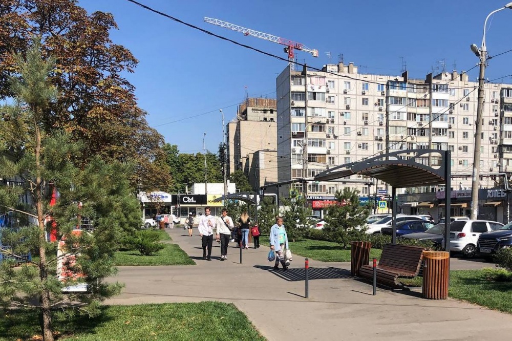 Аллея появилась на месте снесенных ларьков на Сормовской в Краснодаре