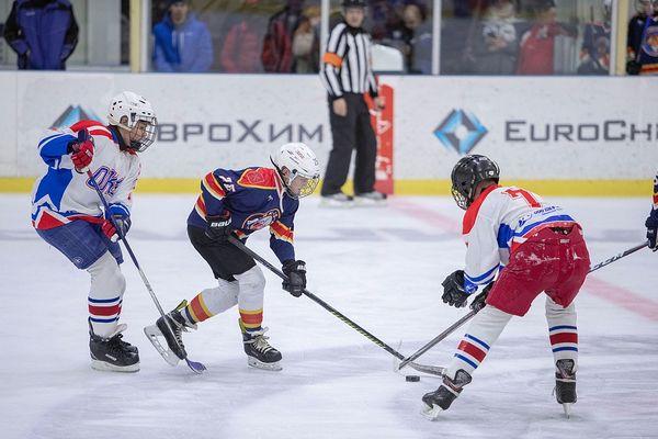 Финальная стадия хоккейного турнира «Золотая шайба» стартовала в Сочи 