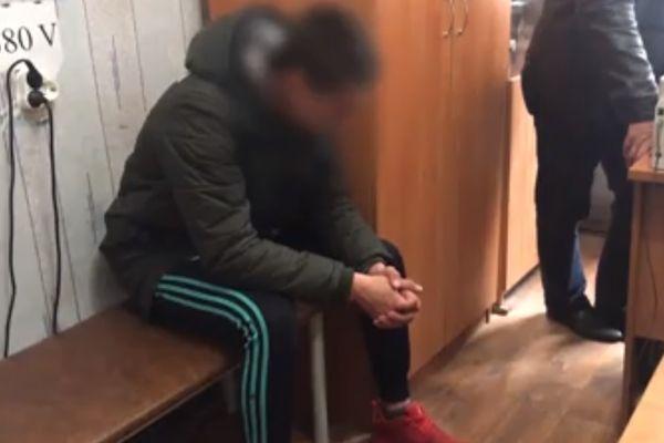 Двое мужчин в Краснодарском крае ворвались в дом к пожилым супругам и похитили 200 тыс. рублей