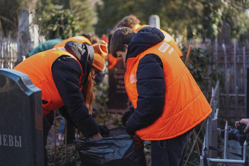 Волонтеры очистят от мусора могилы ветеранов ВОВ в Краснодаре