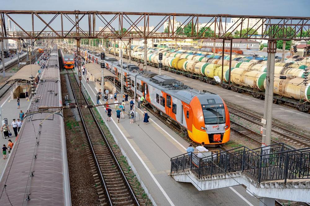 На вокзалах Новороссийска и Сочи нарисуют поезда