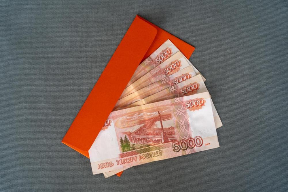 В России МРОТ повысили до 16 242 рублей 
