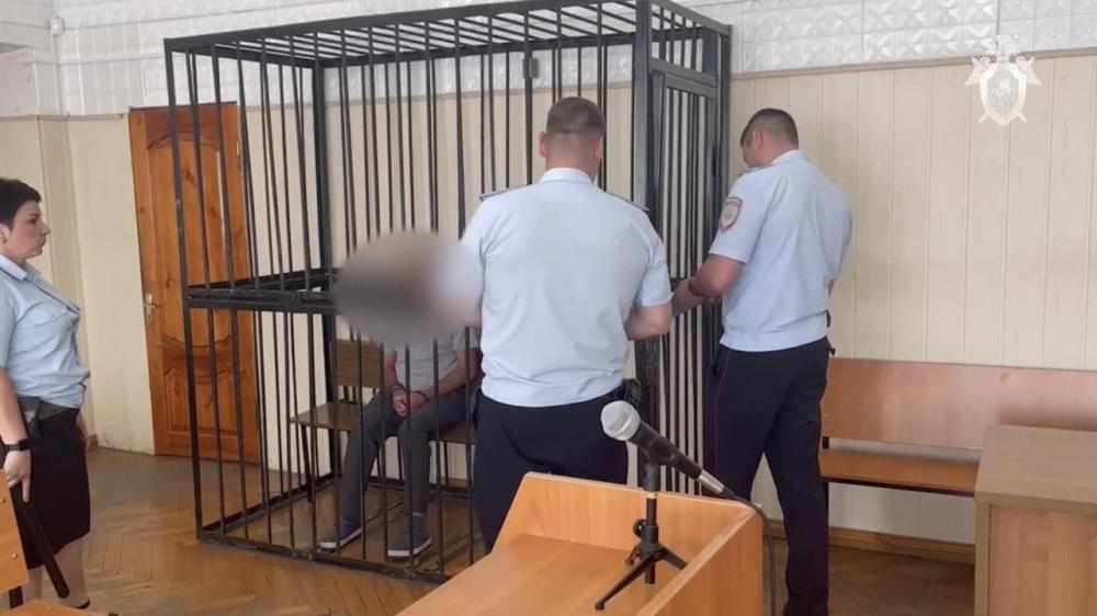 Суд в Ейске отправил под домашний арест владельца дома, где при пожаре погибли двое взрослых и ребенок