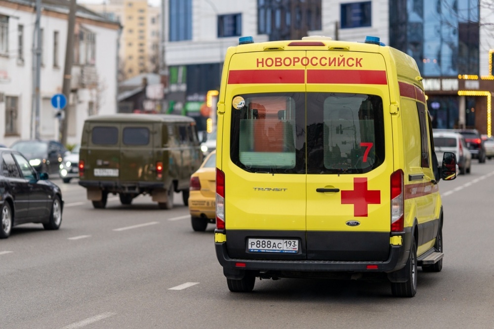 Схватил за горло и сломал палец: житель Новороссийска попал под уголовное дело за нападение на фельдшера
