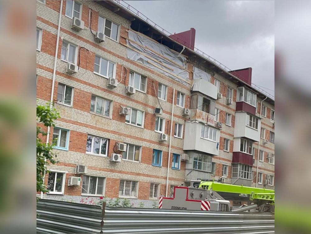 В пострадавшем от взрыва газа доме возобновили демонтаж крыши в Краснодаре
