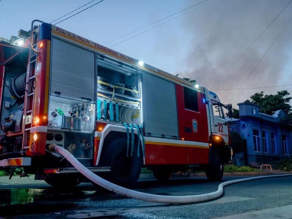 Трое погибли при пожаре в гаражном кооперативе в Сочи