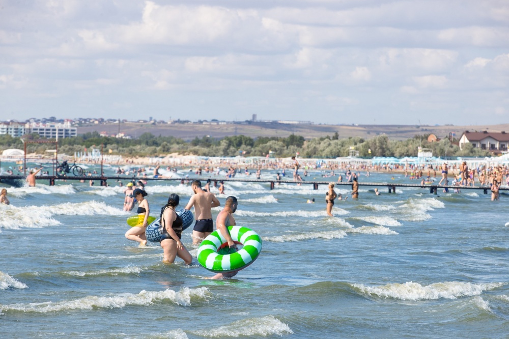 В Анапе объявили запрет на купание в море с надувными плавсредствами 