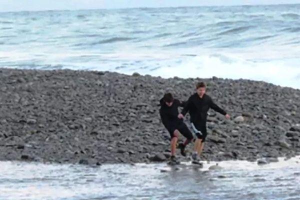 Тело одного из пропавших мальчиков обнаружили 29 марта 2020 на пляже