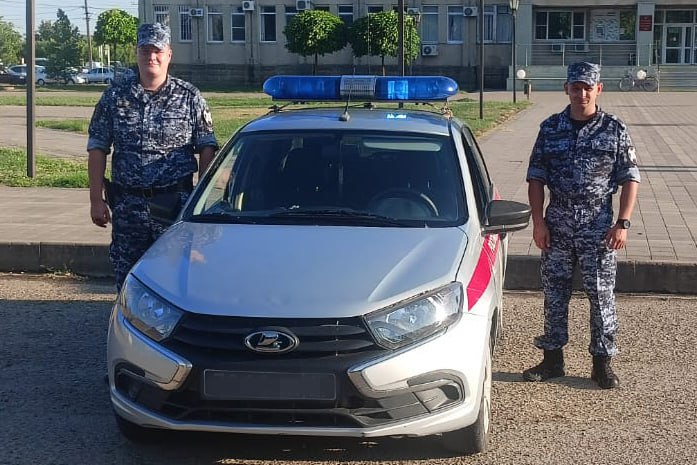 На Кубани полицейские спасли тонувшего в реке мужчину