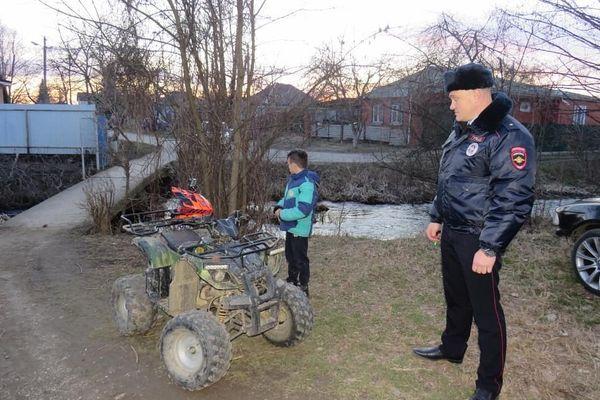 11-летнего водителя квадроцикла остановили полицейские Краснодарского края