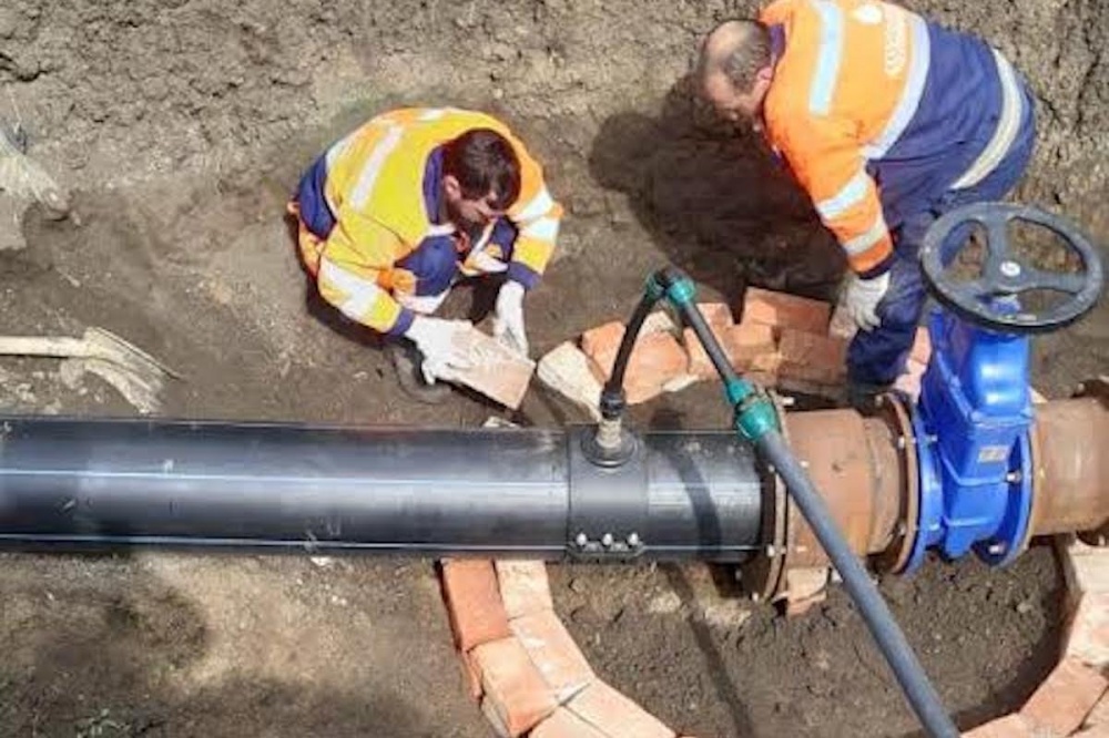 Ремонт магистрального водопровода в Ейском районе Кубани завершится до конца октября