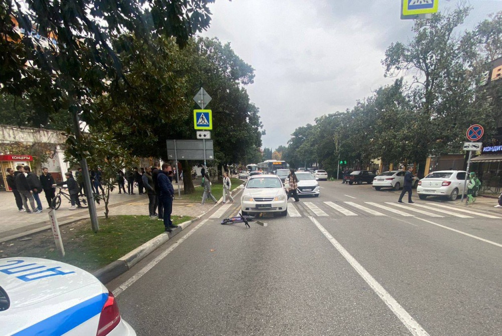 За выходные в Сочи сбили двух подростков пешеходов