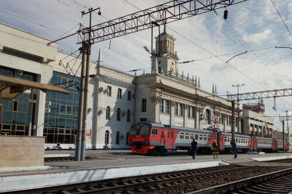 Камера жд станция. ЖД вокзал Краснодар 1. Вокзал Краснодар.