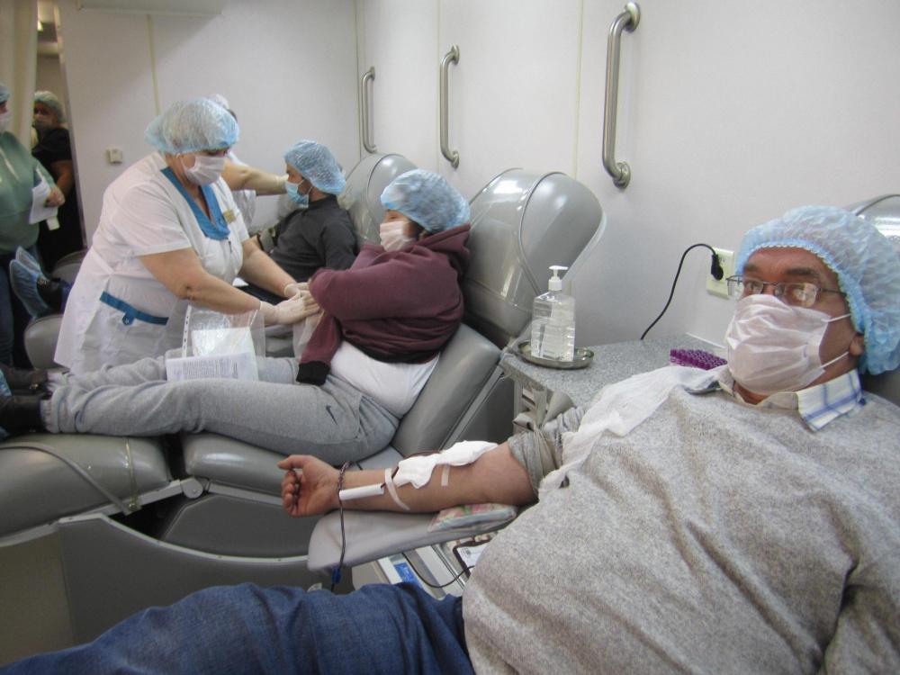 В Темрюке заготовили 24 литра крови в День Донора