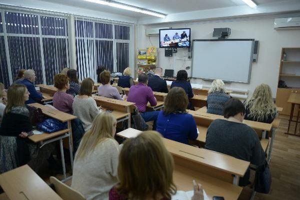 В краевом родительском собрании поучаствовали педагоги и родители школьников из Армавира