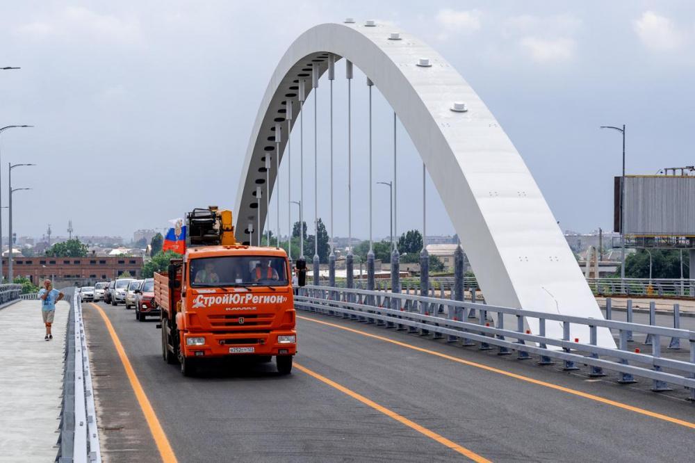 В Краснодаре запустили движение по новому Яблоновскому мосту