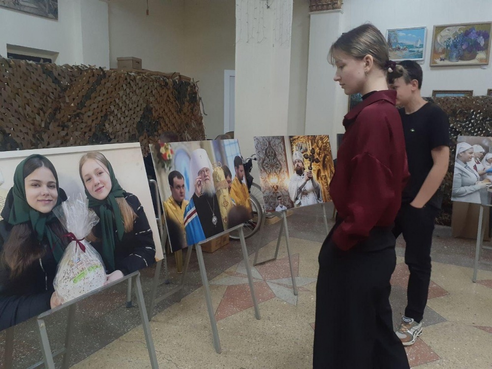 Фотовыставка в честь 10-летия образования Кубанской митрополии открылась в Новороссийске