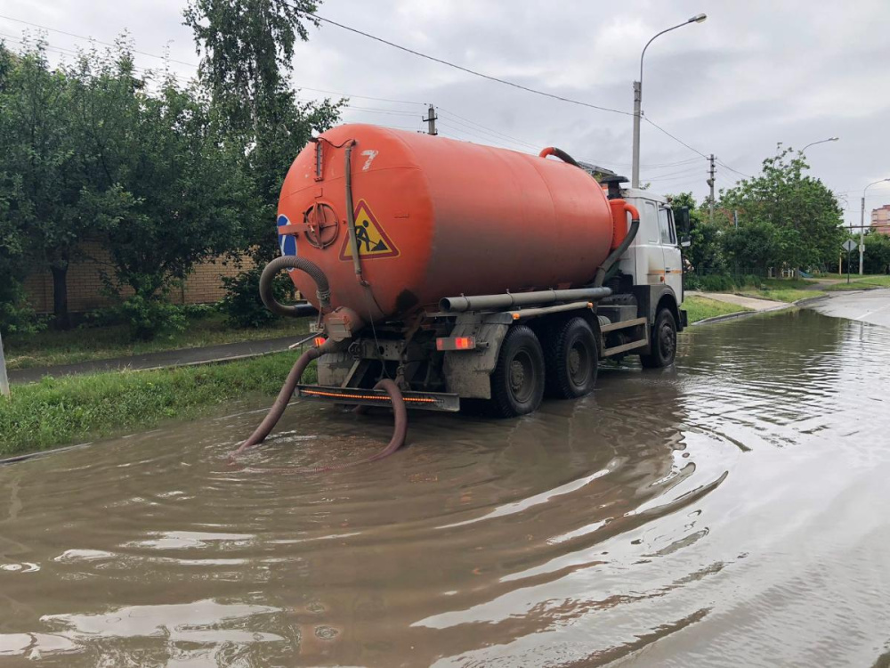 Несколько улиц подтопило в Краснодаре из-за ливня