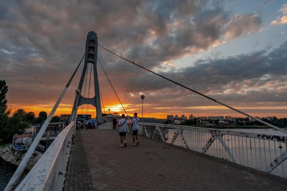 Мост поцелуев и ограждение набережной в парке 30-летия Победы в Краснодаре приведут в порядок