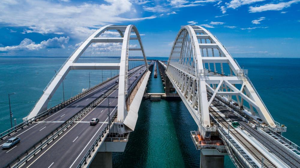 На Крымском мосту зафиксирован рекордный автомобильный трафик