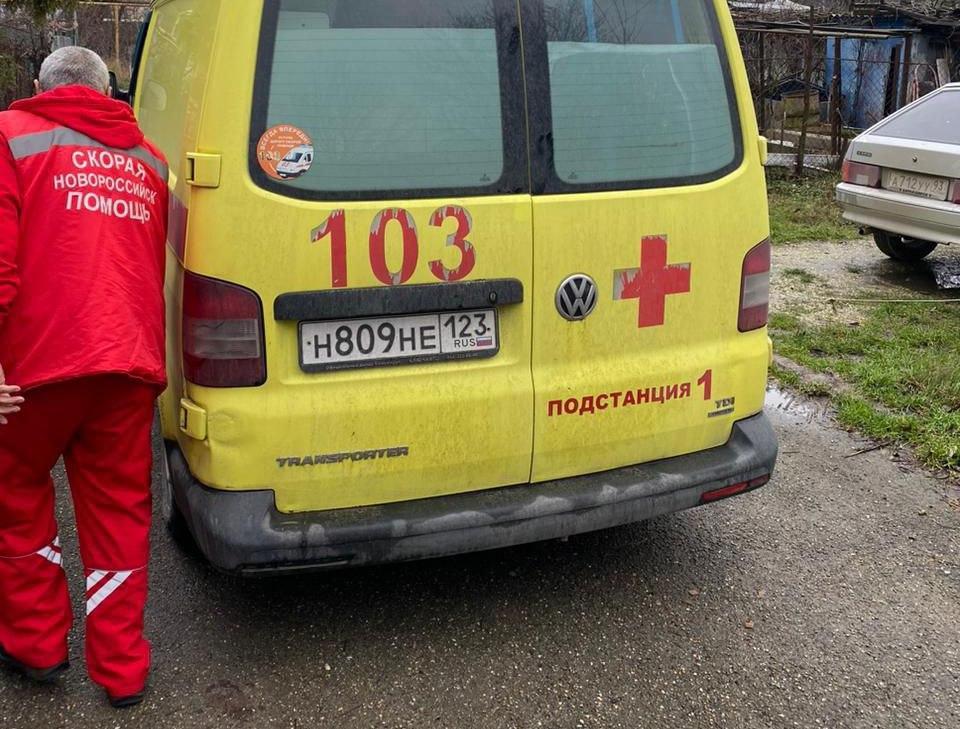 Новороссийские спасатели вскрыли квартиру пенсионера, чтобы оказать ему помощь