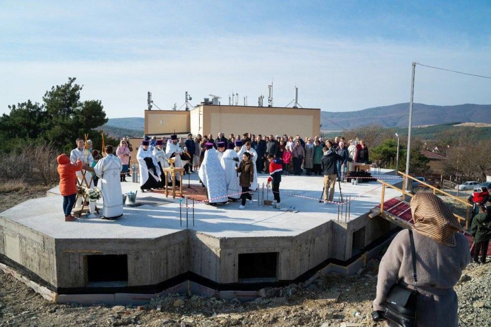 В Геленджике заложили камень на месте строительства храма святой Ольги