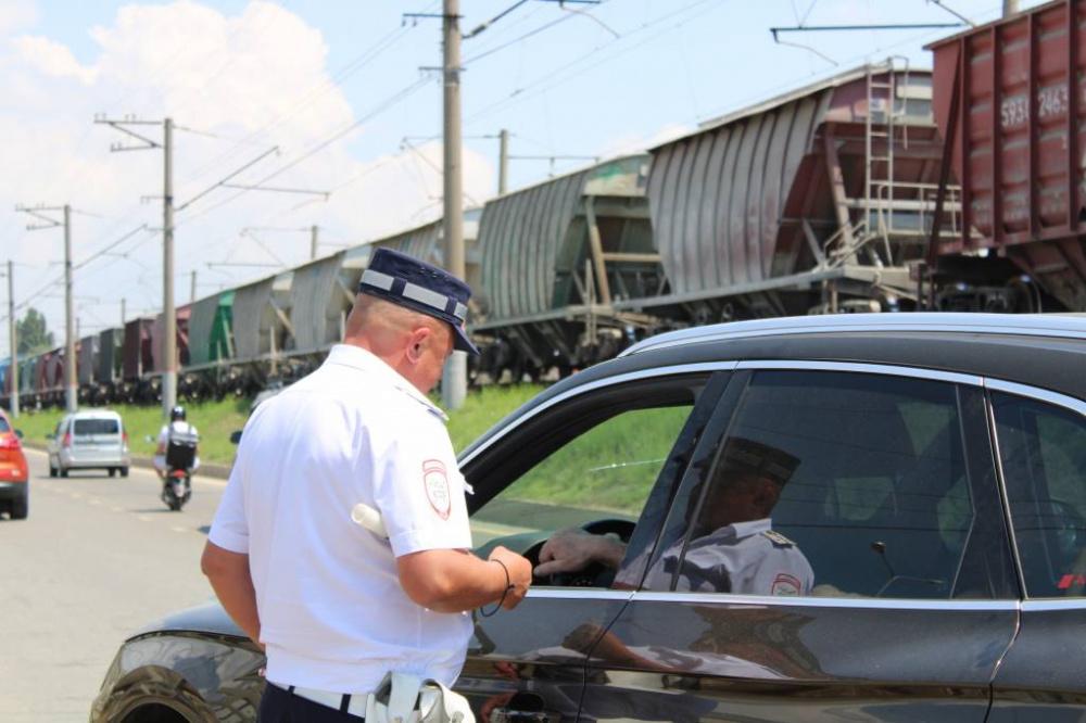 В Краснодаре судебные приставы арестовали 31 автомобиль должников