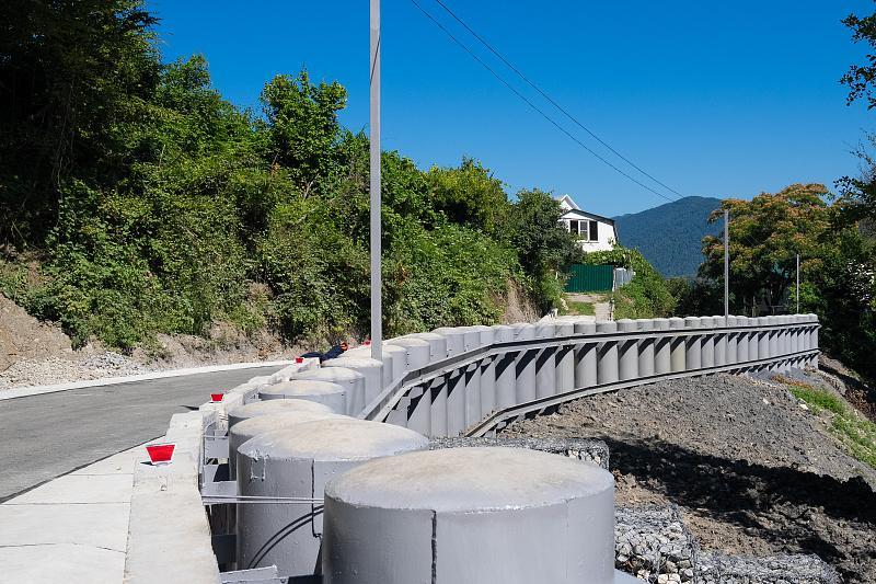 До конца июля в Сочи восстановят оползневый участок дороги в Солохауле