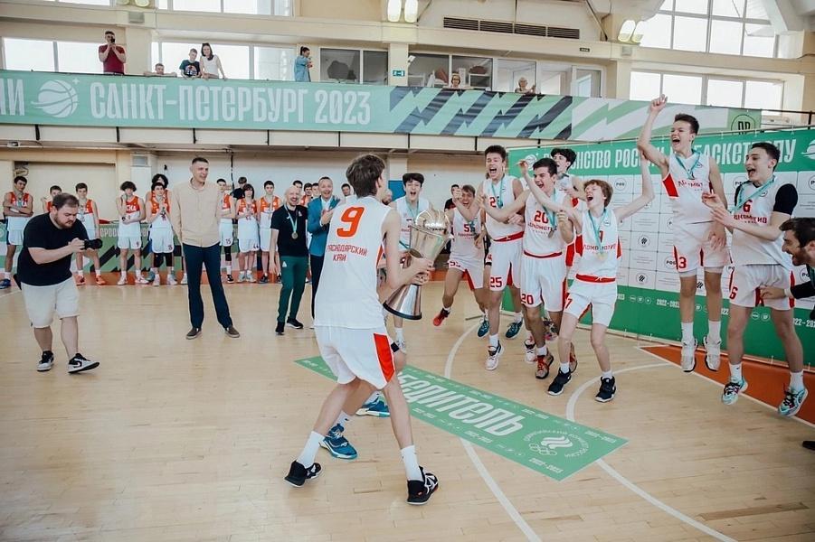 На первенстве России по баскетболу среди юношей победила команда из Краснодара