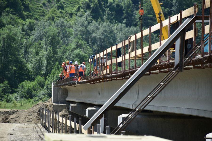 Автомобильный мост через реку Пшиш в Апшеронском районе откроют в сентябре