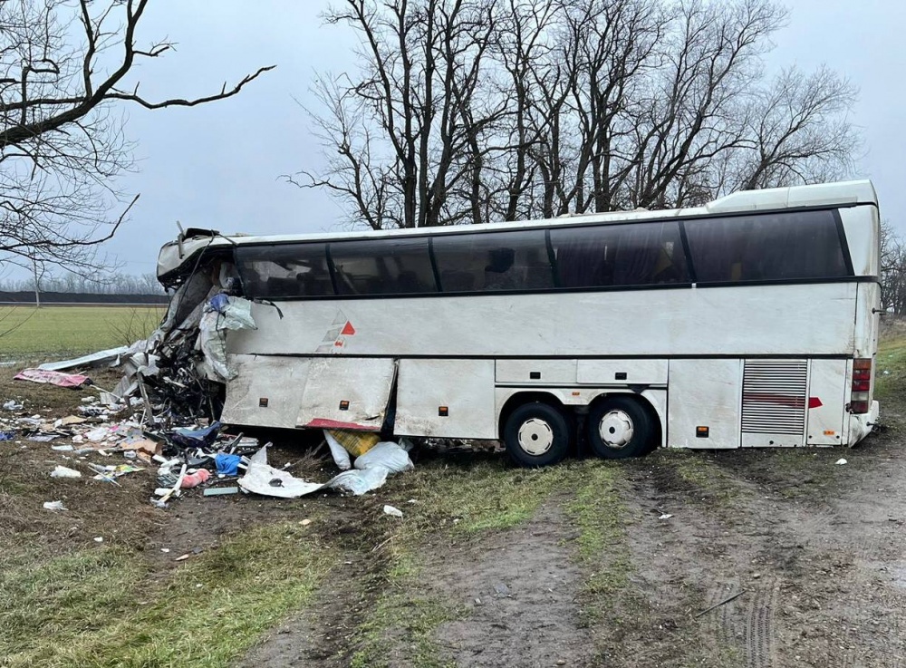 СК возбудил уголовное дело после ДТП с автобусом на Кубани, где погибли пять человек