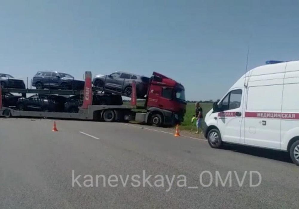 Два человека погибли в аварии с фурой на автодороге Краснодар – Ейск