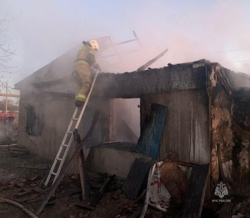 В Ейском районе при пожаре в частном доме погибли два брата