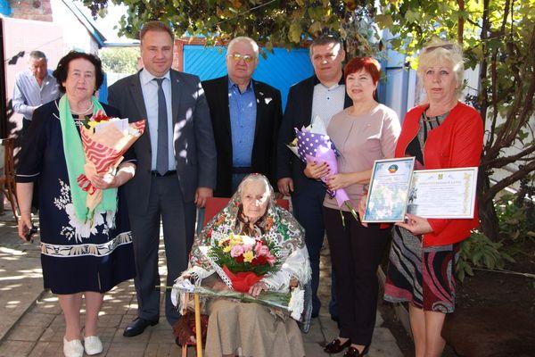 Гости поздравили Марию Панкову с днем рождения