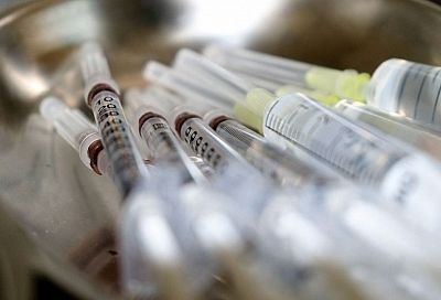 Правительство включило вакцины от COVID-19 в список жизненно важных препаратов