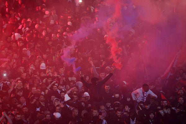 "ПСЖ" - "Боруссия". Фанаты французского клуба перед матчем 